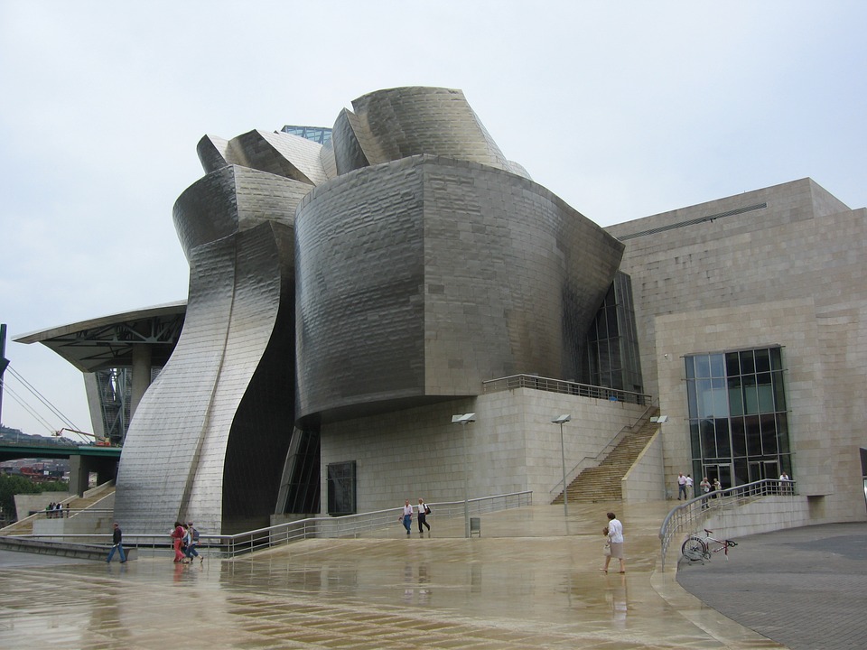 Maravíllate con la belleza del Guggenheim gracias a los préstamos de Ferratum