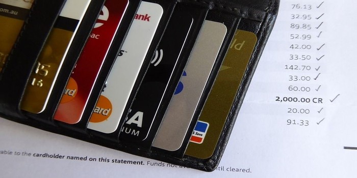 Conoce las diferencias entre tarjeta de crédito y débito